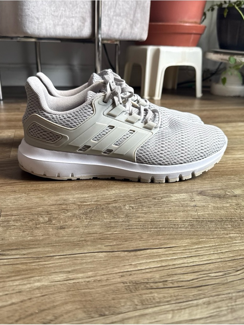 Adidas Ultimashow gray women’s sneakers size 8.5